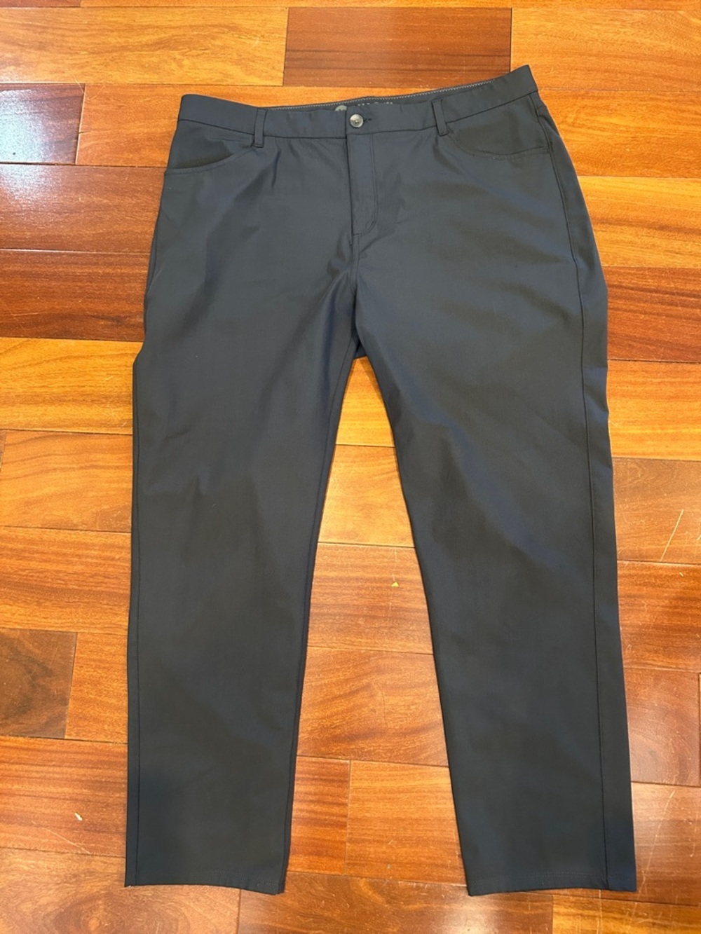 Vuori Size 38 Meta Pant Black Performance Tech Travel Trousers 29” inseam
